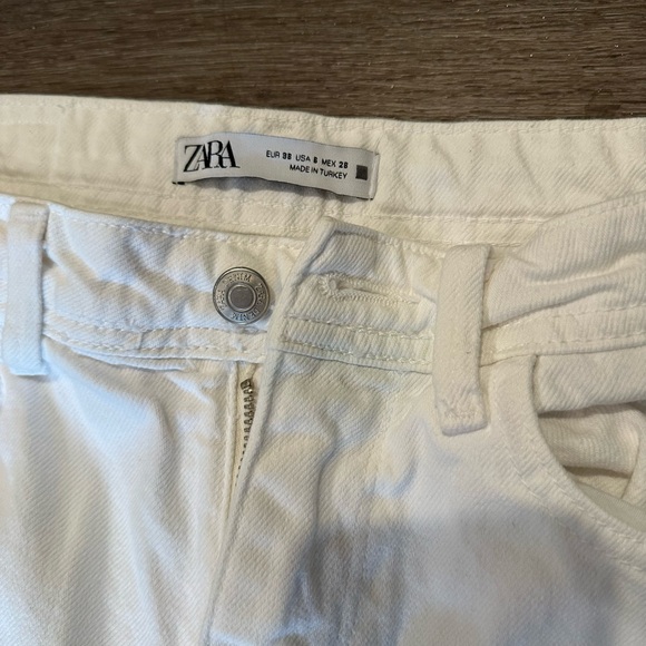 Zara White Ripped Jeans - Picture 2 of 2